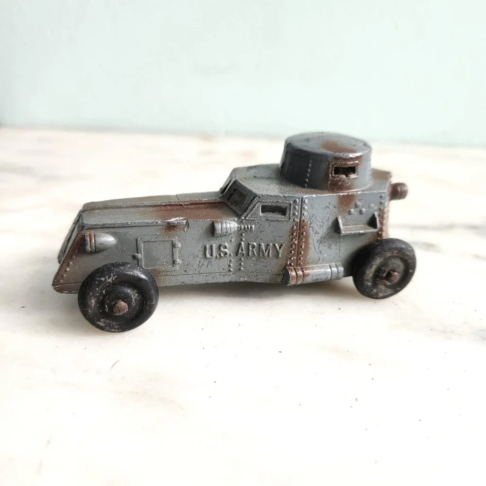 Vintage Tootsietoy US Army Armored Car Diecast Metal Rotating Turret Made in USA